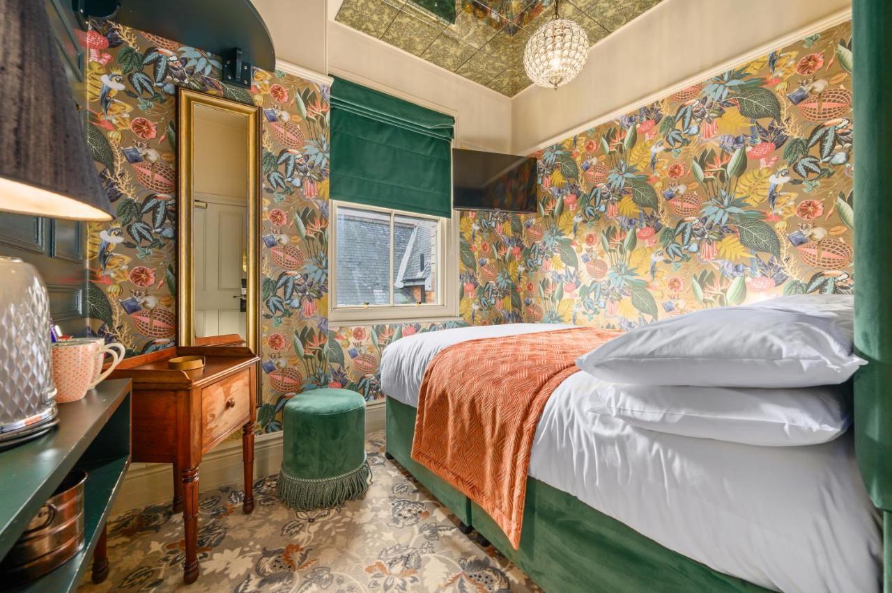 Small Queen Room,1520891686:JPEG